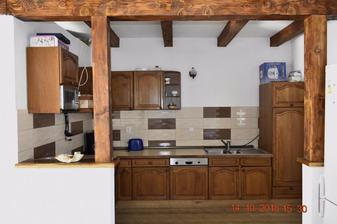 ホテル Casa Cristalul Muntilor Poiana Mărului エクステリア 写真